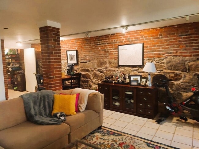 Photo - 73 Chandler St Unidad A