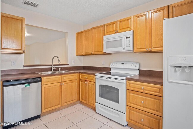 Photo - 3440 Atherton St