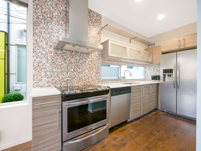 Photo - "Charming 2-Bedroom Retreat with 2 Full Baths in the Heart of Seattle – 1100 Sq Ft of Comfort!"