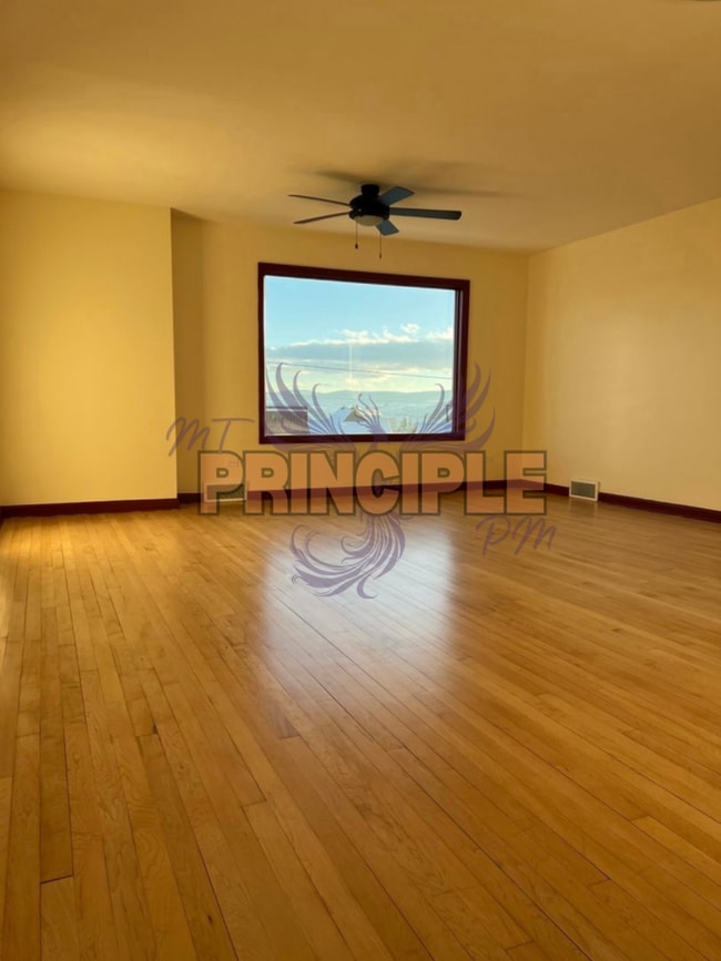 Photo - 403-405 1/2 W Granite Unit 405 1/2
