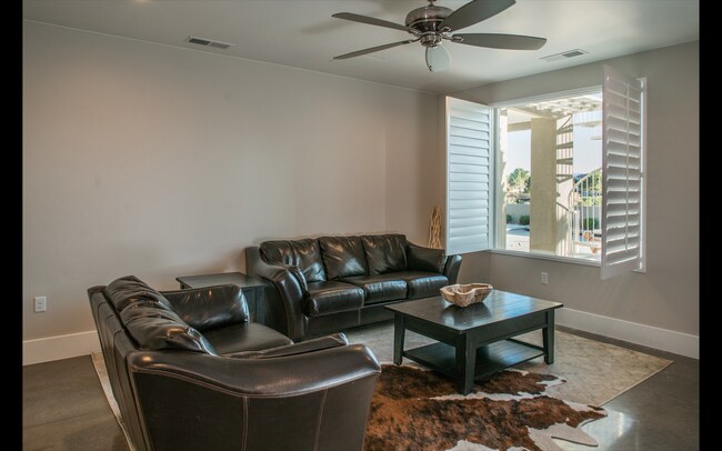 Photo - Furnished, very nice, 2 bedroom, 1 bath, 1200 sqft basement apt! Willing to do short-term lease.