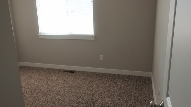 Photo - 1099 S New Oak Ln