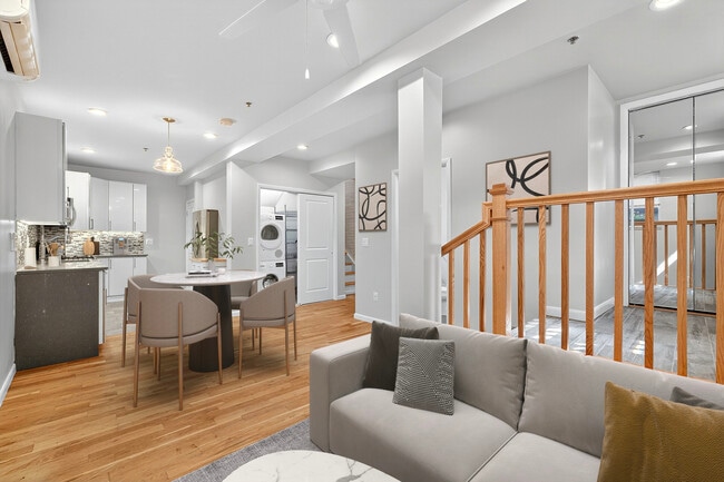 Building Photo - 58 Giles Ave Unit #2