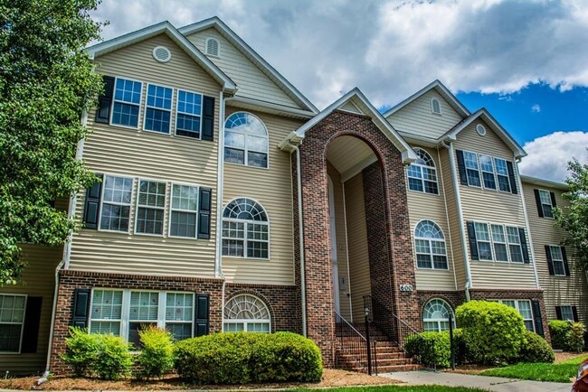 Building Photo - 624 Ivy Glen Dr