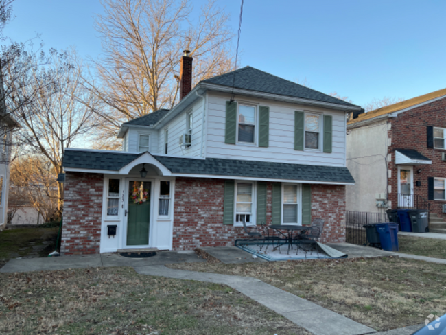 Building Photo - 123 Belmont Ave Unit 1 Rental