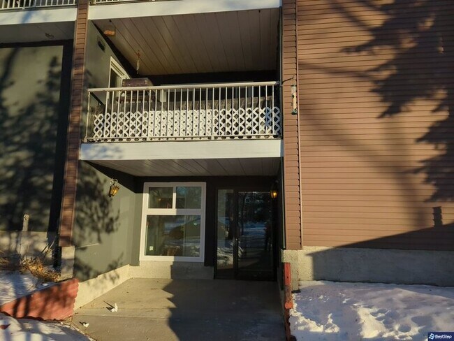 Photo - 10837-10117 117 St NW