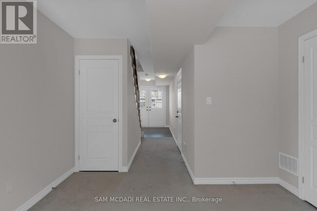 Photo - 6 Mayland Trl