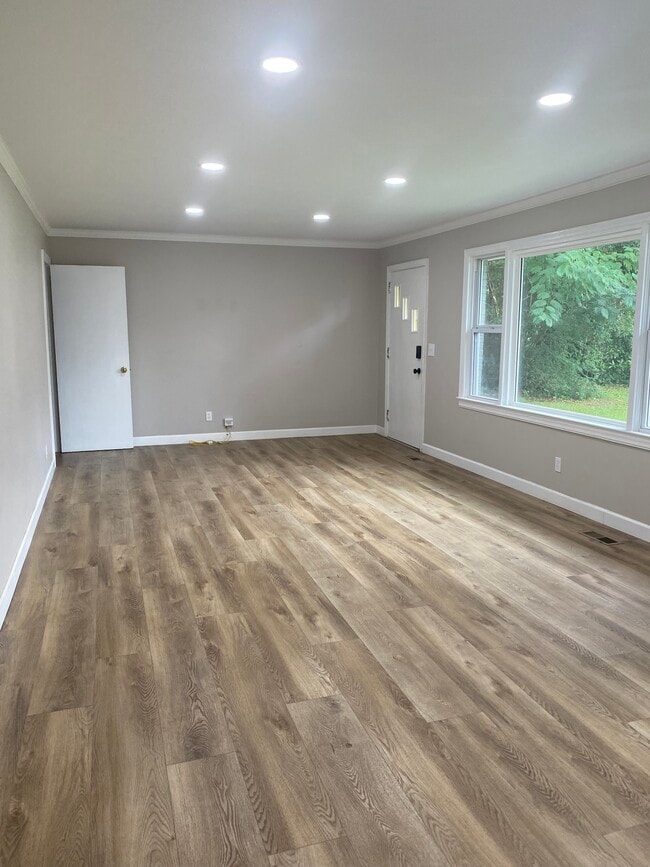 Living room - 1021 Longbrook Dr