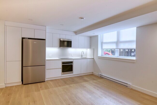 Building Photo - 10 Av. Rosemount Unit 3