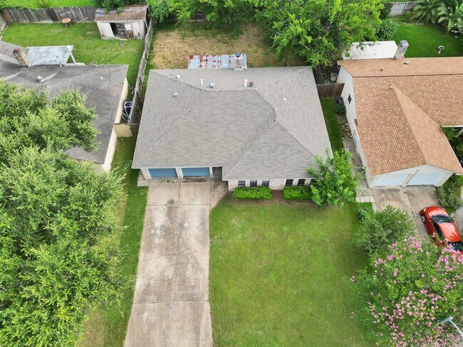 Photo - 18726 Wood Glen Ln