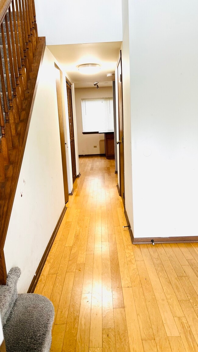 Photo - 722 E Whispering Oaks Dr