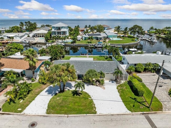 Building Photo - 3596 Beach Dr SE