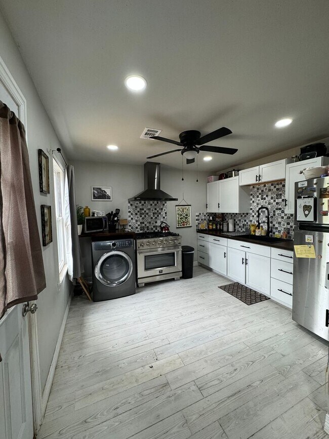 Photo - Adorable 2/1/1 CH/A updated!!! walking dis...