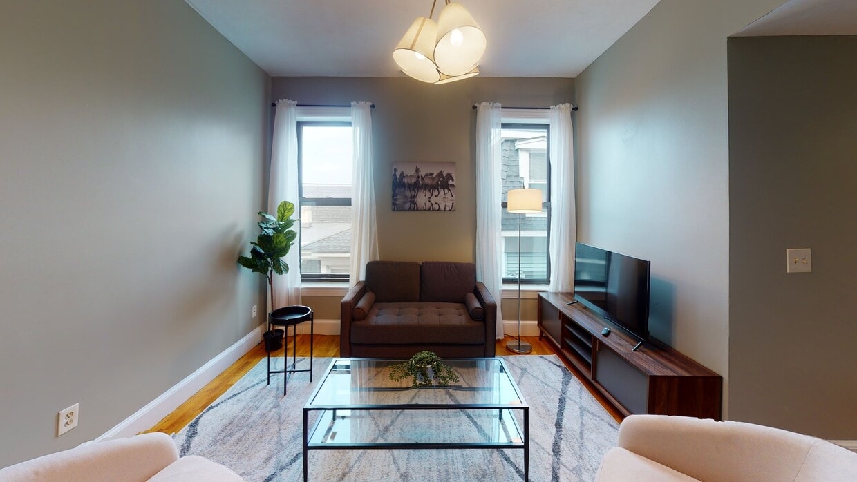 Photo - Private bedroom in 4 bed/2 bath Home