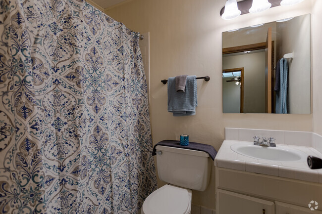 1HAB, 1BA - Carriage Court