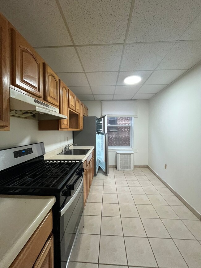 Photo - 179 W 48th St Unit 17