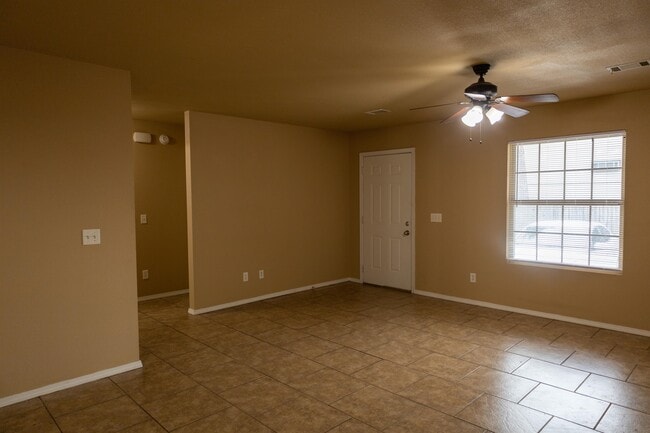 Photo - 402 N Main St