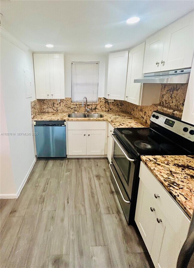 Photo - 3100 W Rolling Hills Cir Unidad 310