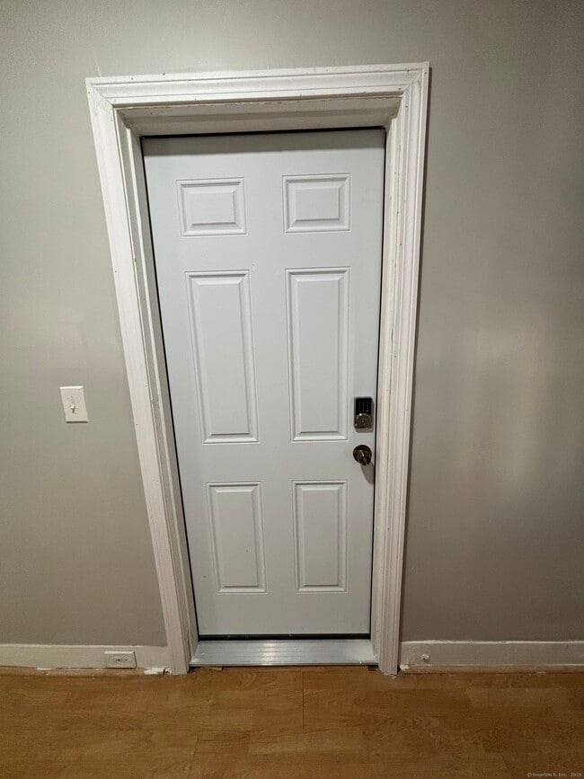 Photo - 1287 Howard Ave