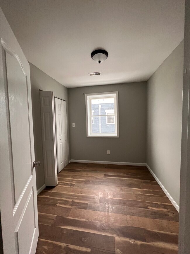 Photo - 4612 Hillside Rd SE