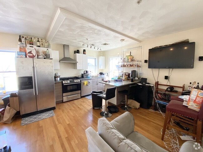 Building Photo - 128 Hillside St Unit 3 Rental