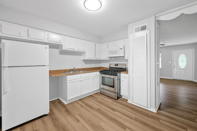 Photo - 1208 Gadd Rd