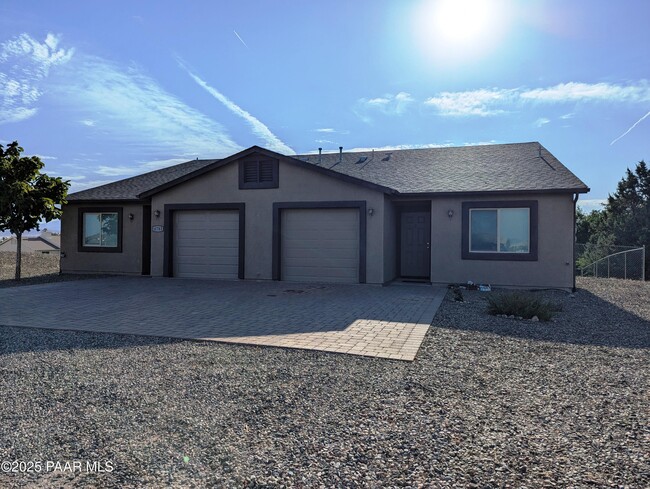 Building Photo - 4781 N Lone Cactus Dr Unit 2 Rental