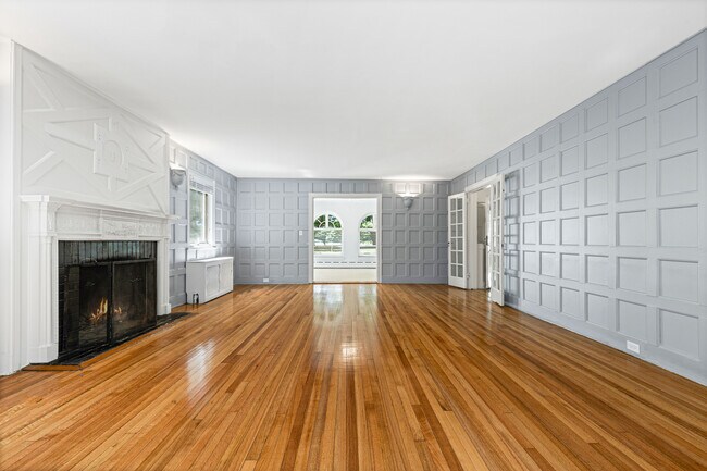 Photo - 30 Park Dr N