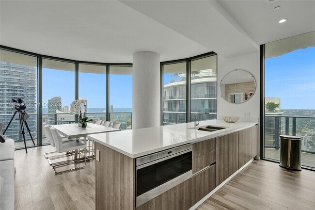 Photo - 801 S Miami Ave Unidad 4901