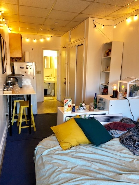 Building Photo - 264 Newbury St Unit 5