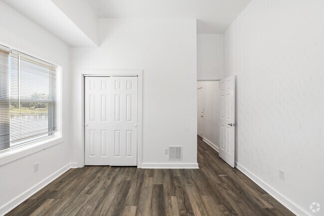 Unit 5 Primary Bedroom Closet