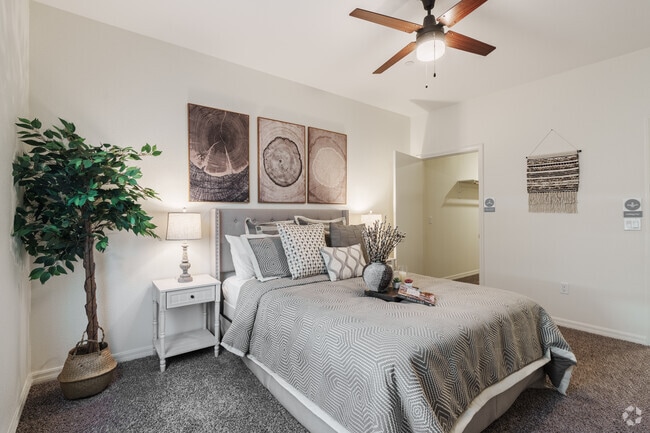1 habitación, 1 baño - 635 pies cuadrados - Fase 2 - Dormitorio - Grapevine Villa