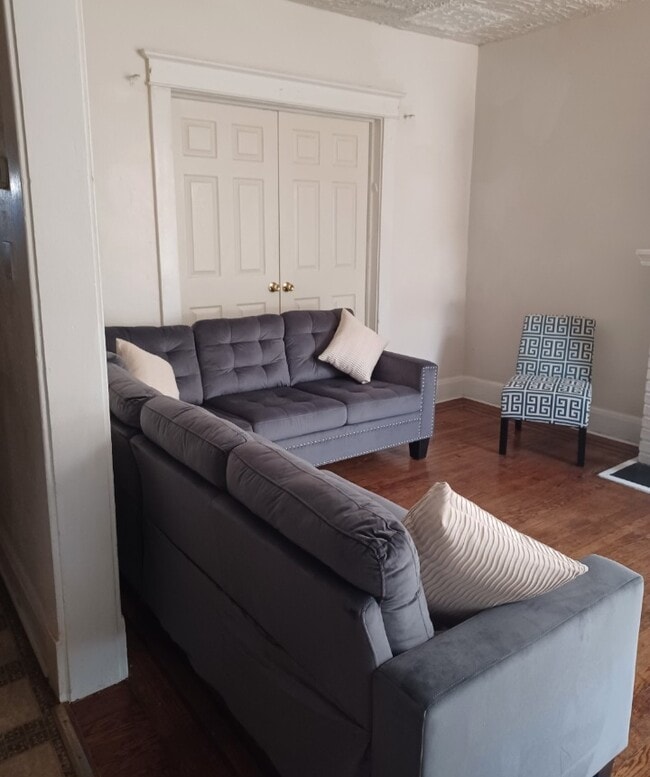 Photo - 5023 Queensberry Ave Unit Shared home