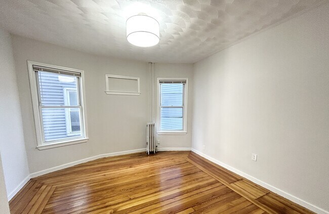 Photo - 153 E Cottage St