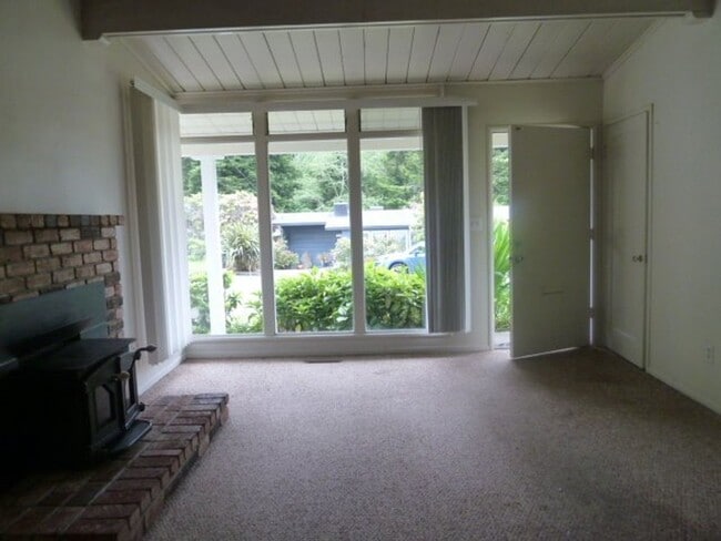 Photo - Single Level home in Arcata- Pet Friendly!