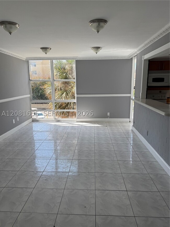 Photo - 210-172 172nd St Unit 326