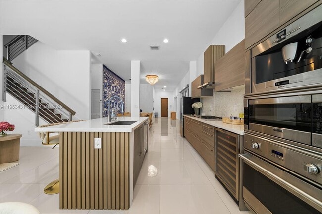 Photo - 18935 Atlantic Blvd