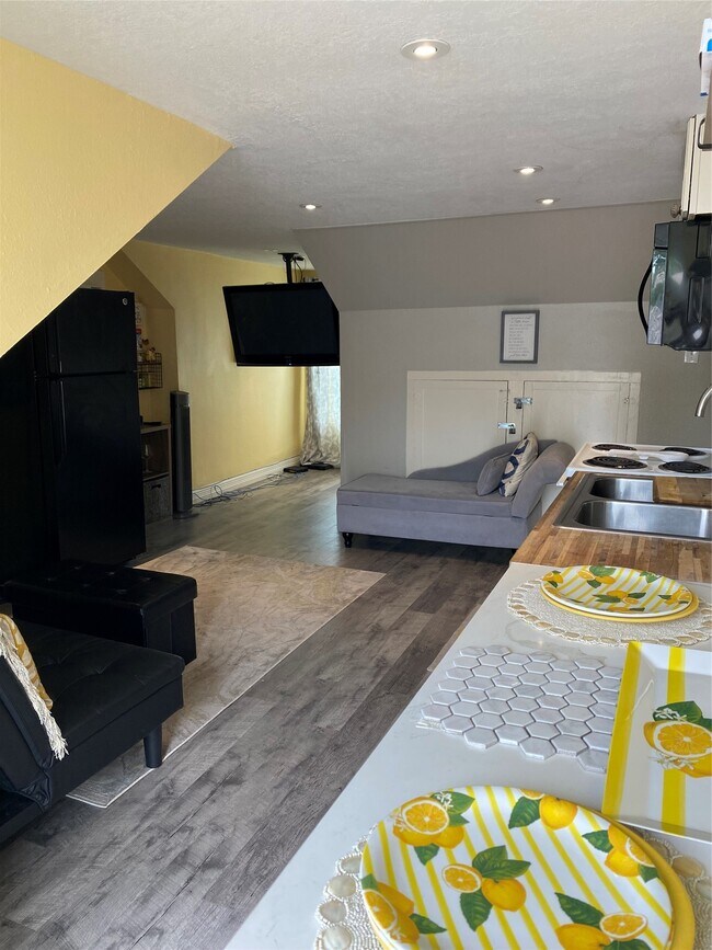 Photo - 2914 Avenue K Ave Unit 4