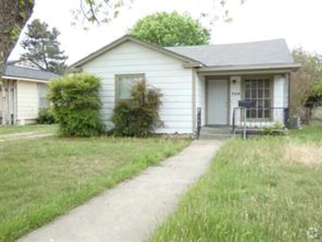 Building Photo - Charming 3 Bedroom Rental