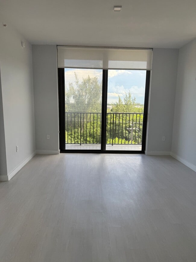 Photo - 107 SE 2nd Ct Unidad B1