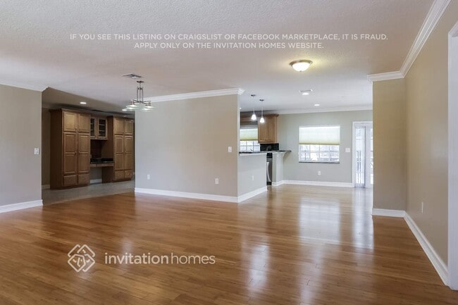 Photo - 835 NW 7th St