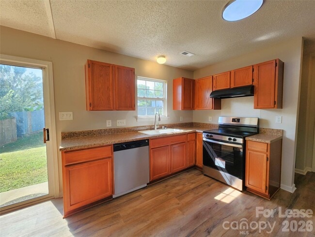 Photo - 3046 Talledaga Ln SW