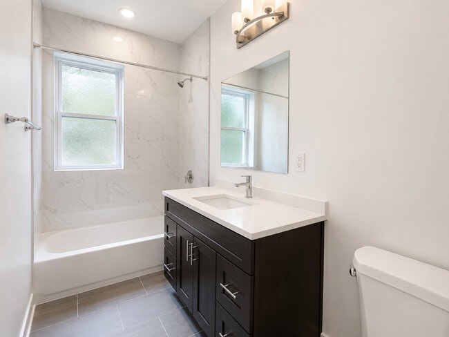 Photo - 1053 W Columbia Ave Unit 1E