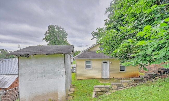 Photo - 1744 McGee St
