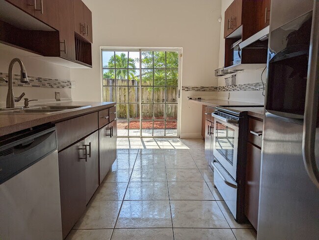 Photo - 960 NE 214th Ln