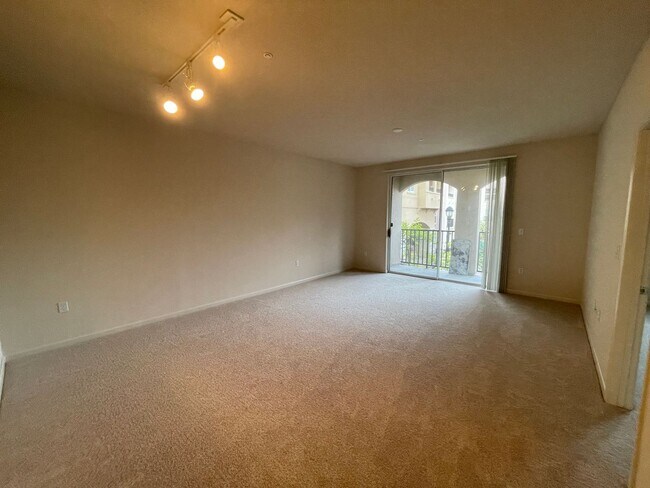 Photo - Lovely 1 Bedroom 1 Bath Condo in the Desir... Unidad 2018