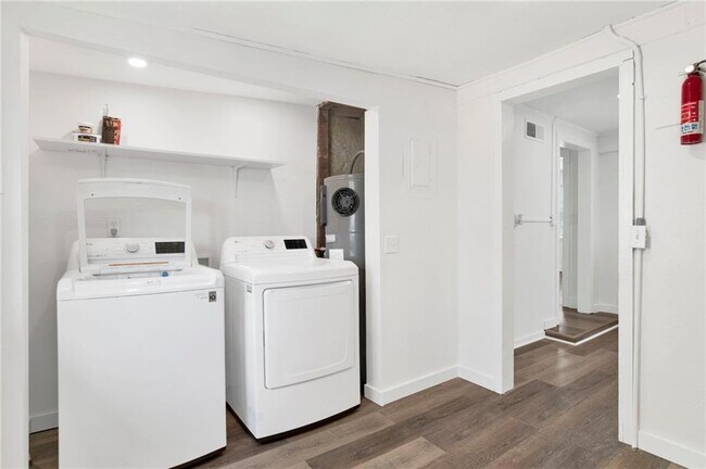 Photo - 331 Azalea Cir W