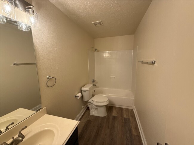 Photo - 3115 Ribbon Creek Way