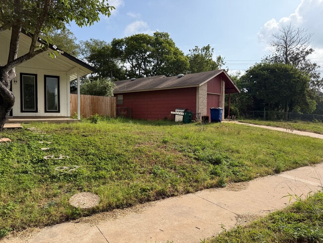 Photo - Room in House on Rockridge Dr