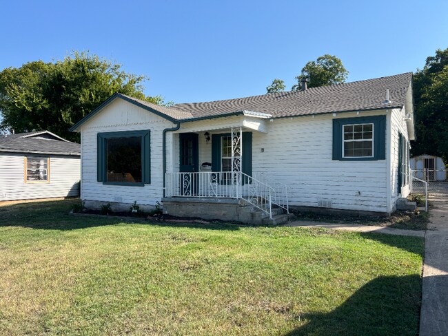 Photo - 804 E Cantey St